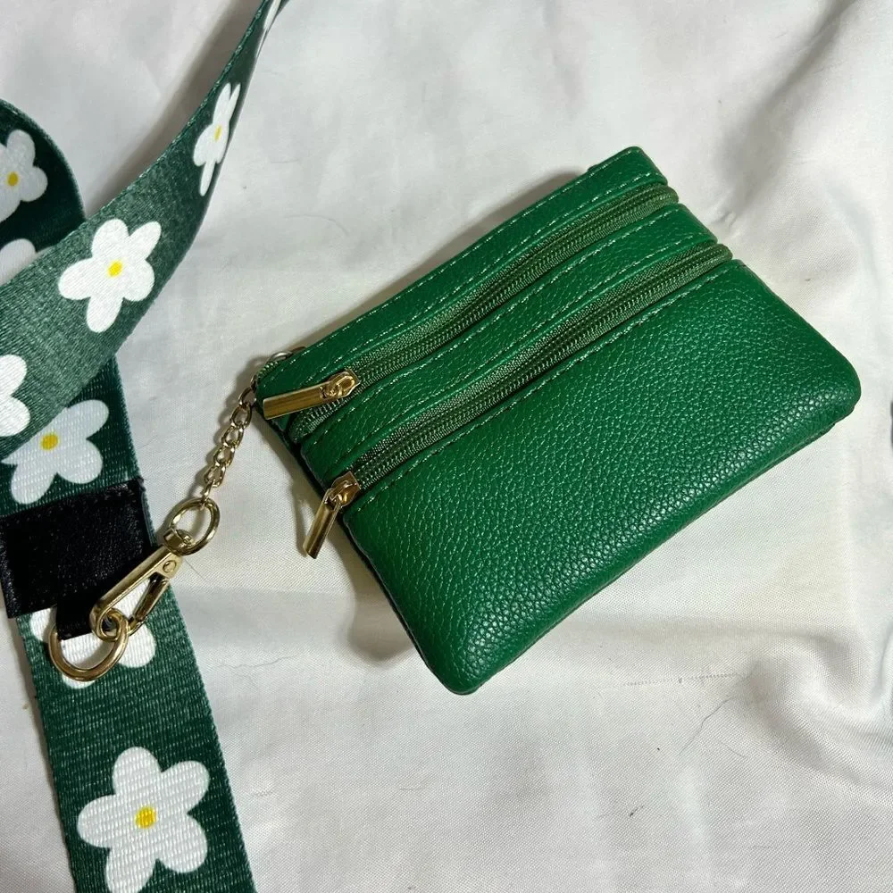Phone Holder Coin Purse 🌼 NWOT Green Faux Leather Floral Strap Crossbody